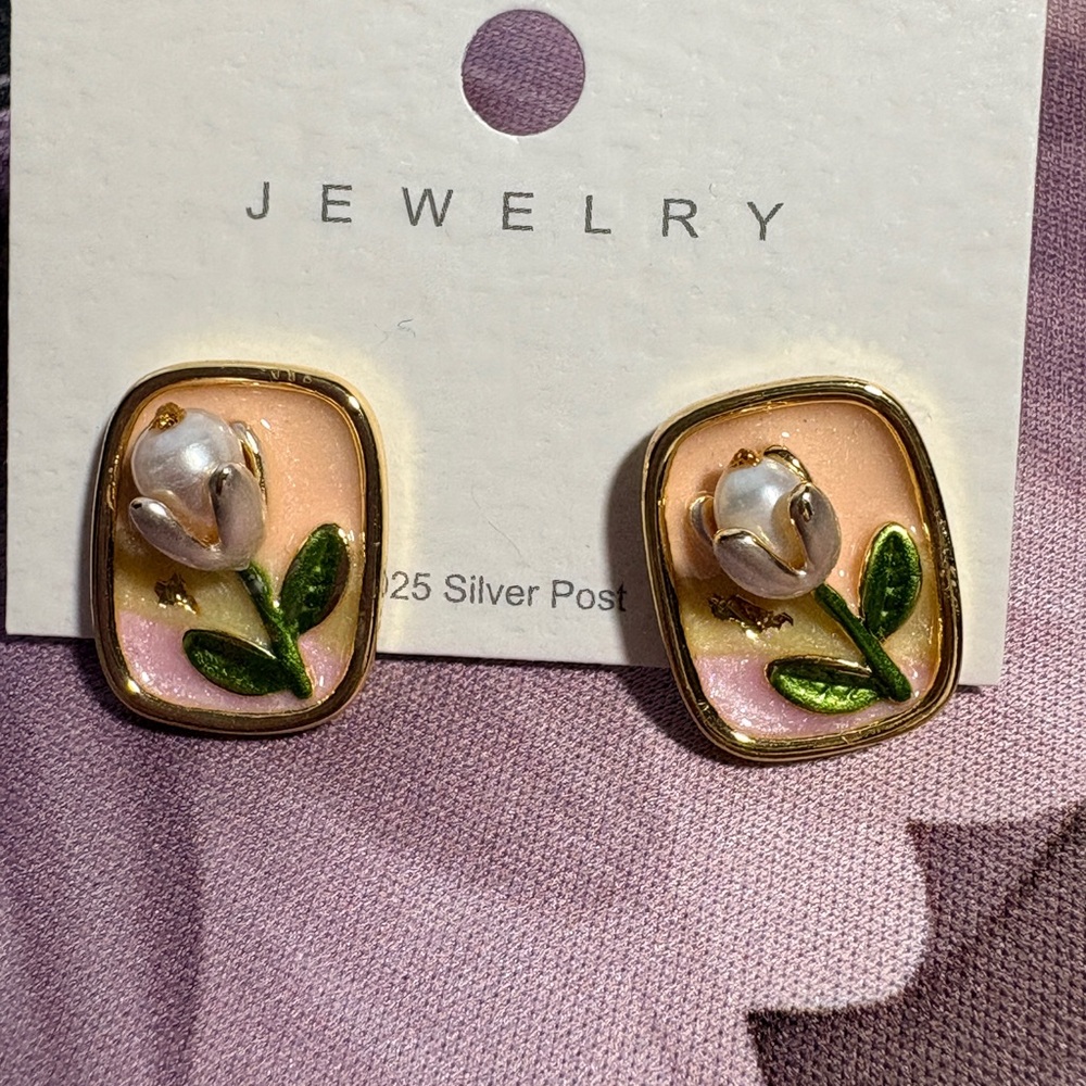 Gold and Green Floral freshwater pearl Earrings